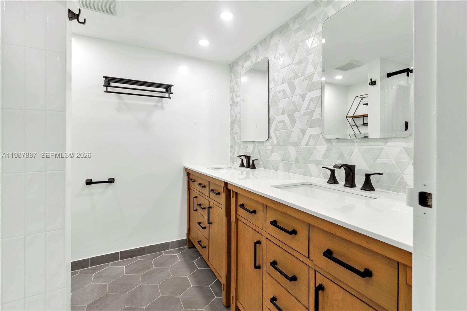 13499 Biscayne Blvd # 613, North Miami FL 33181 — 25