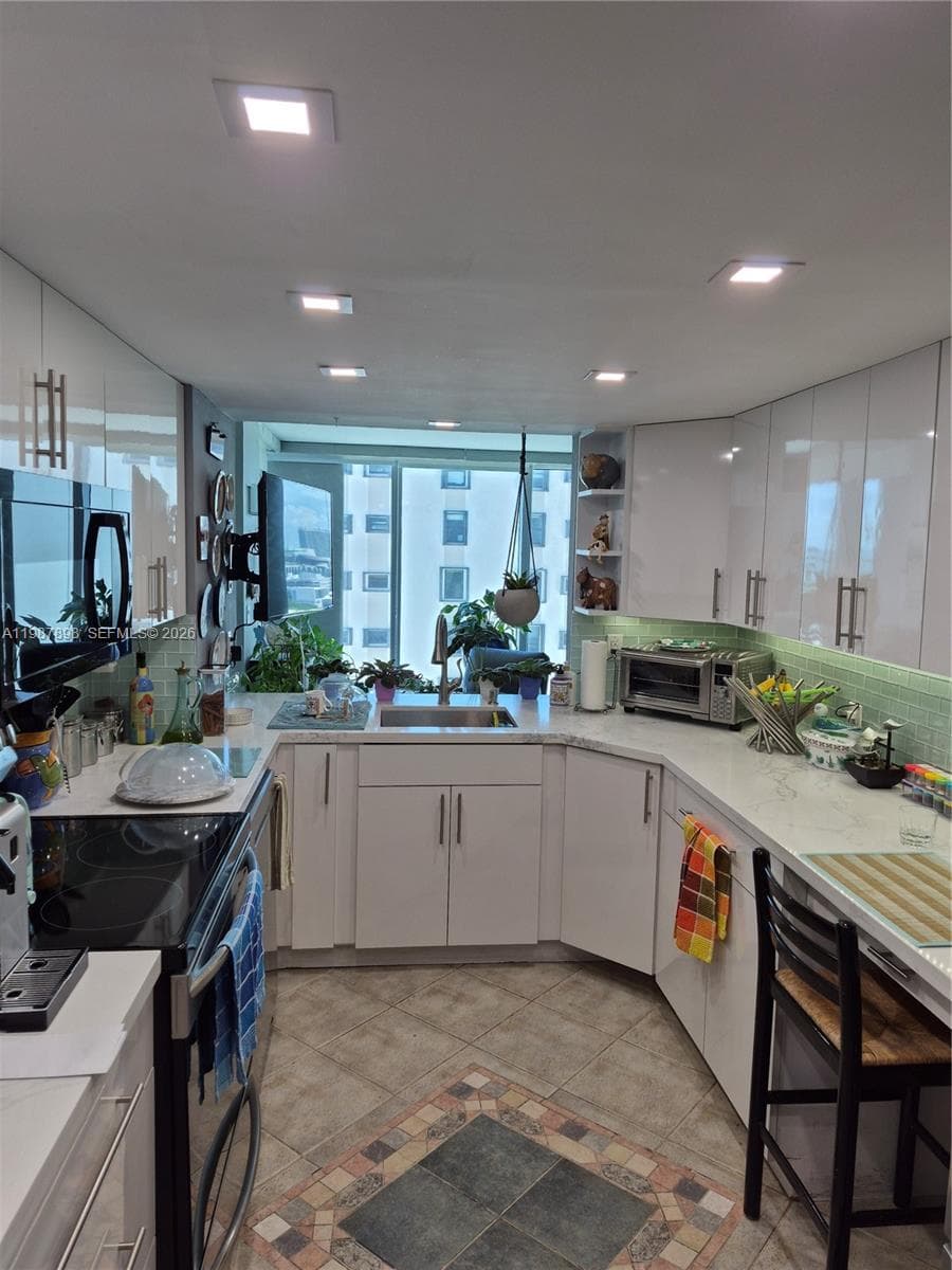2655 Collins Ave # 1910, Miami Beach FL 33140 — 26