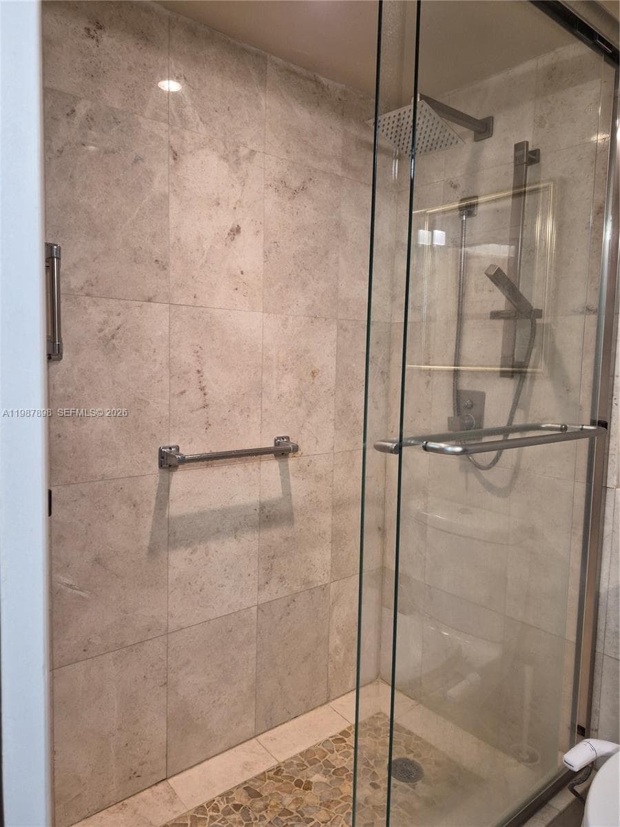 2655 Collins Ave # 1910, Miami Beach FL 33140 — 32