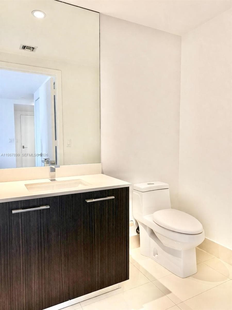 45 SW 9th St # 2009, Miami FL 33130 — 11