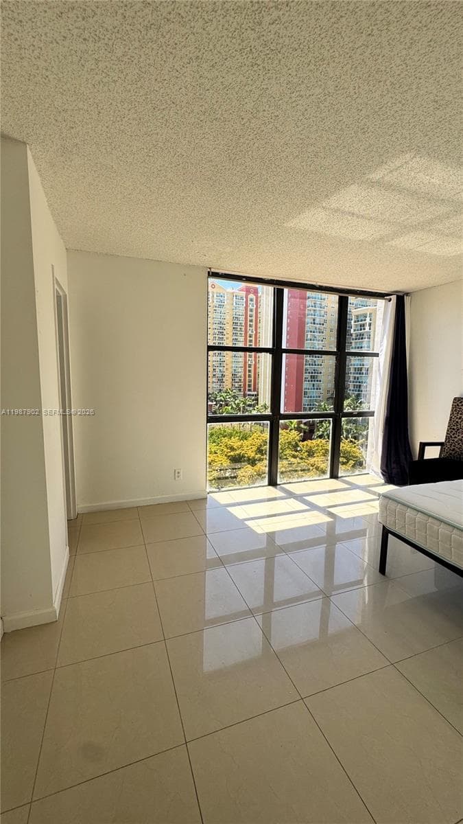 17021 N Bay Rd # 1015, Sunny Isles Beach FL 33160 — 23