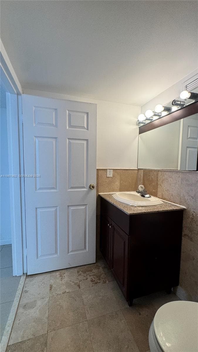 17021 N Bay Rd # 1015, Sunny Isles Beach FL 33160 — 17