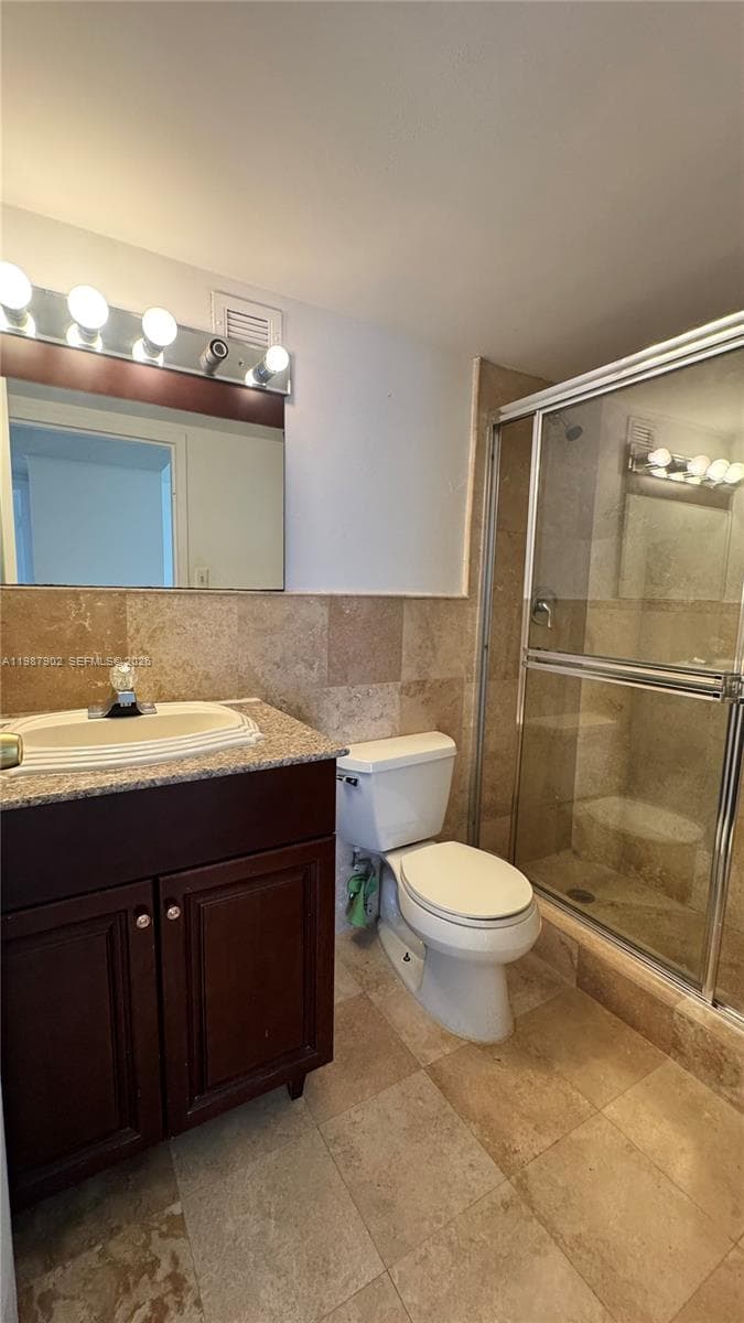 17021 N Bay Rd # 1015, Sunny Isles Beach FL 33160 — 16