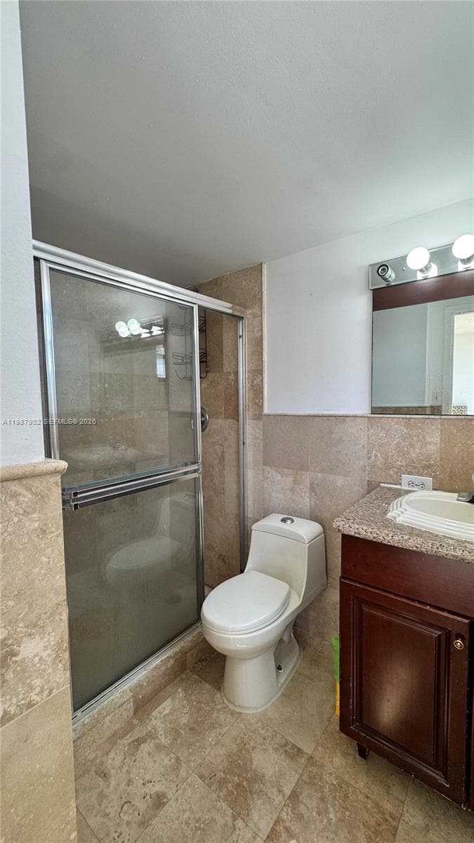 17021 N Bay Rd # 1015, Sunny Isles Beach FL 33160 — 21