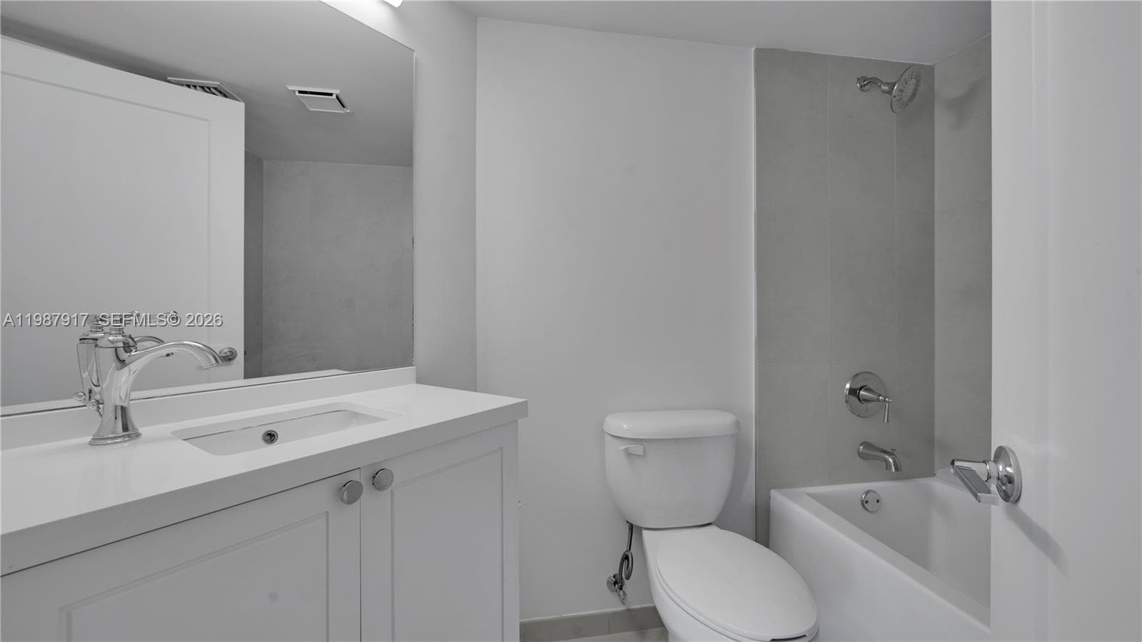 555 NE 34th St # 2307, Miami FL 33137 — 32