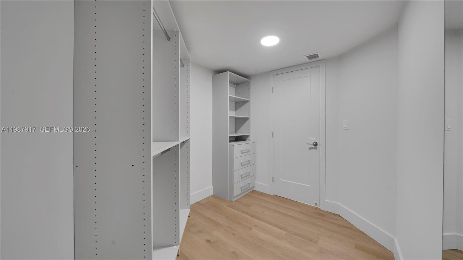 555 NE 34th St # 2307, Miami FL 33137 — 24