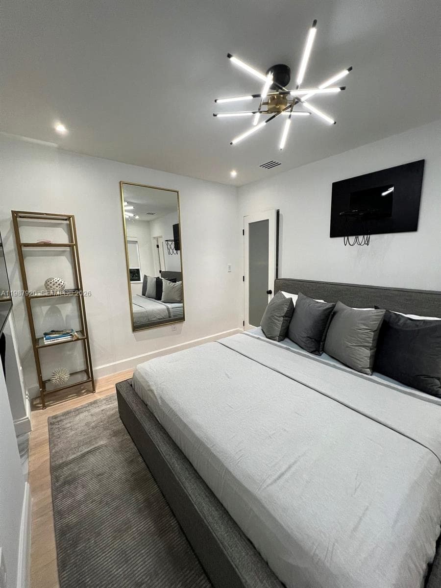 5173 Alton Rd, Miami Beach FL 33140 — 12