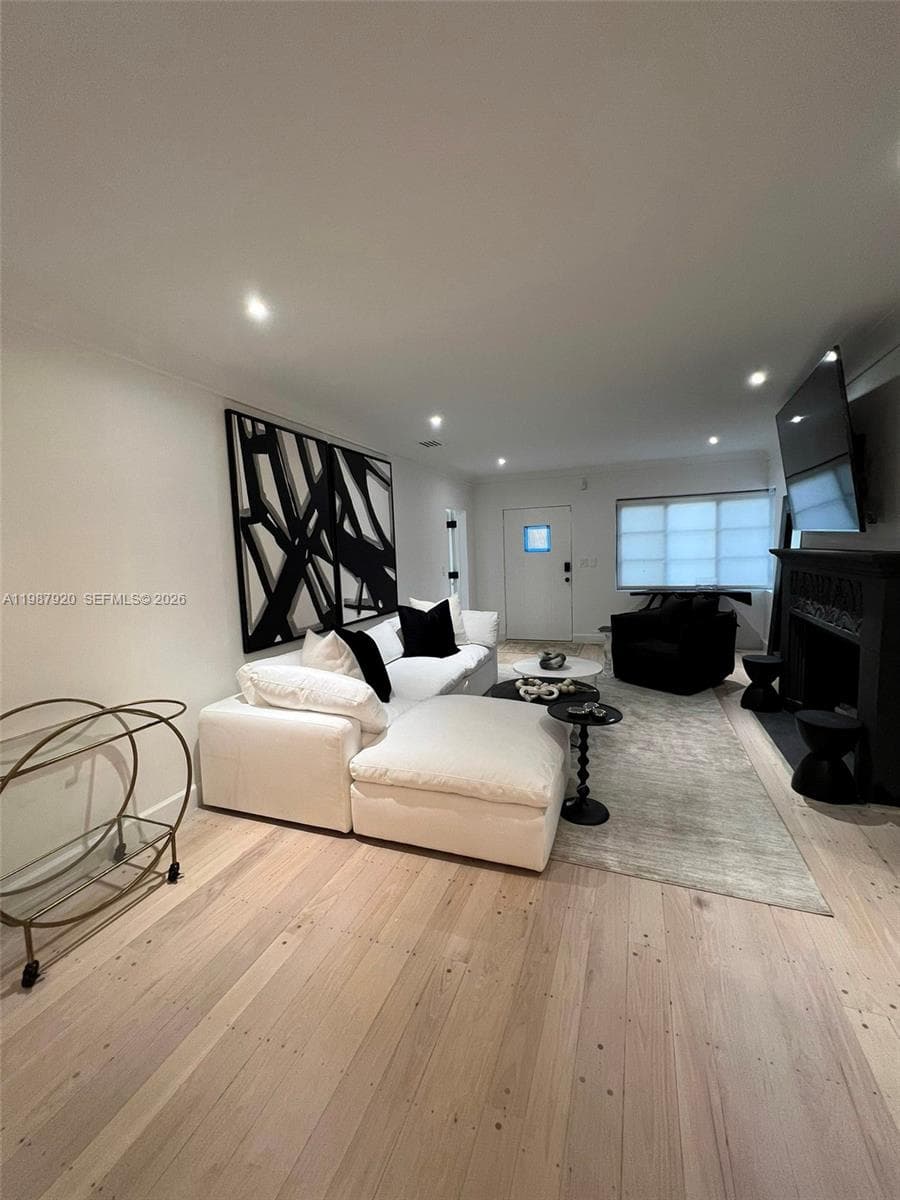 5173 Alton Rd, Miami Beach FL 33140 — 5