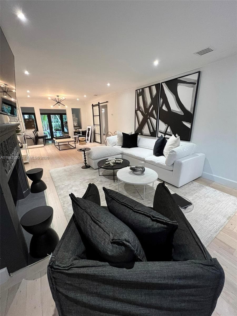 5173 Alton Rd, Miami Beach FL 33140 — 4