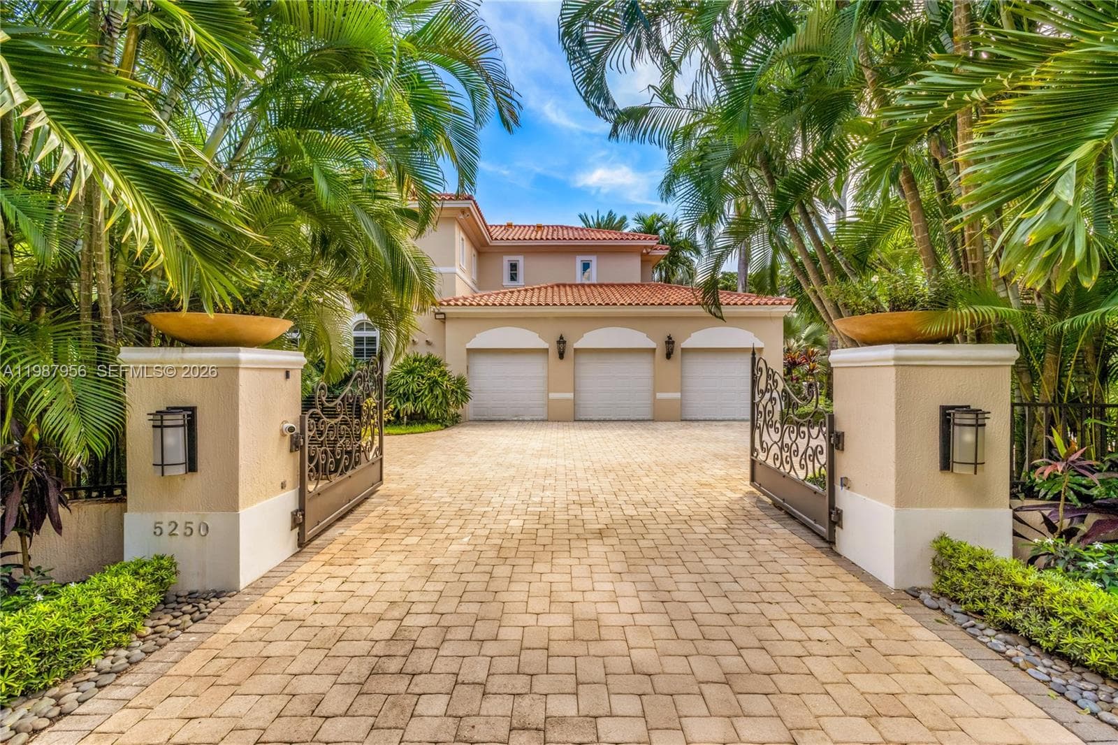 5250 Snapper Creek Rd, Coral Gables FL 33156 — 72