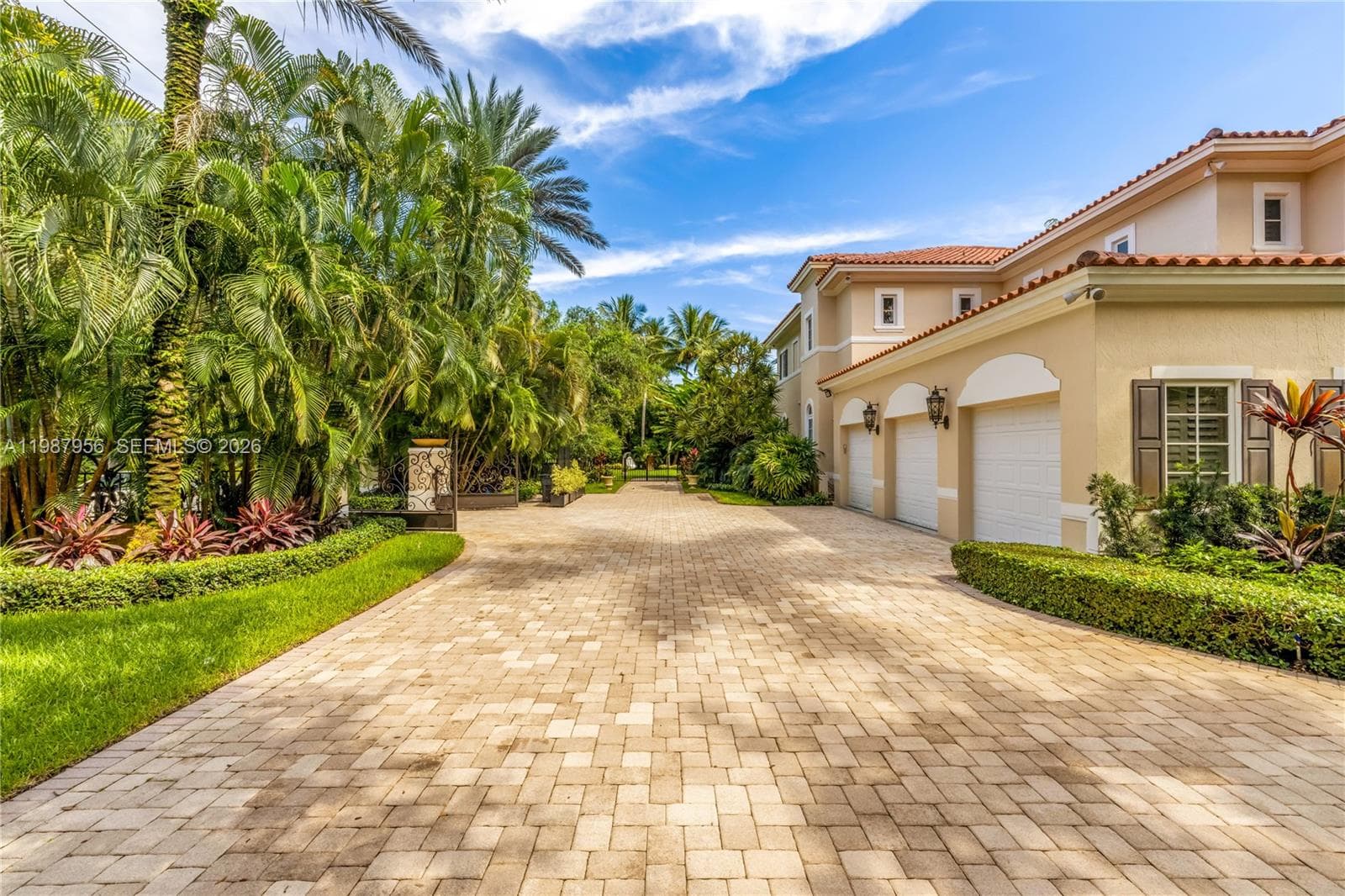 5250 Snapper Creek Rd, Coral Gables FL 33156 — 71
