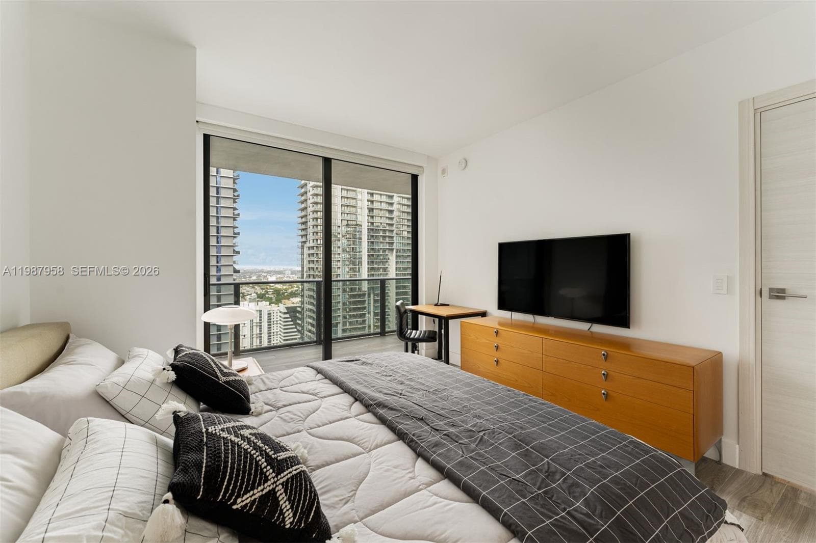 801 S Miami Ave # 3509, Miami FL 33130 — 13