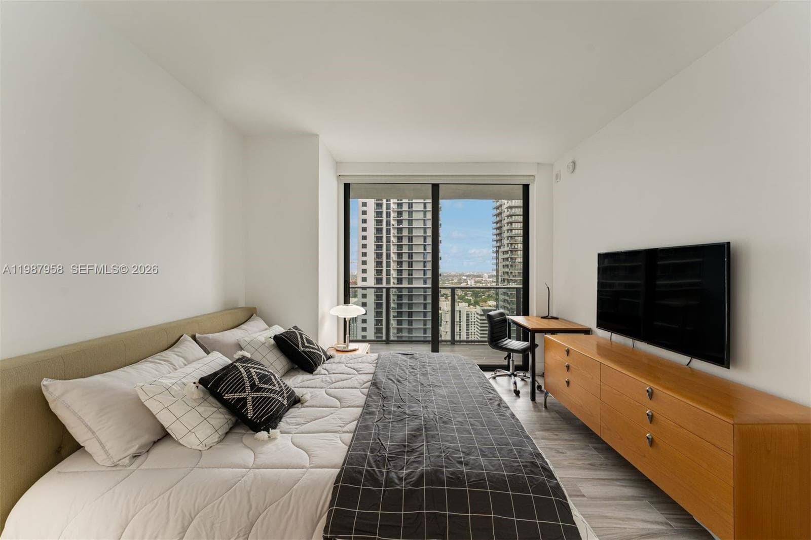 801 S Miami Ave # 3509, Miami FL 33130 — 12
