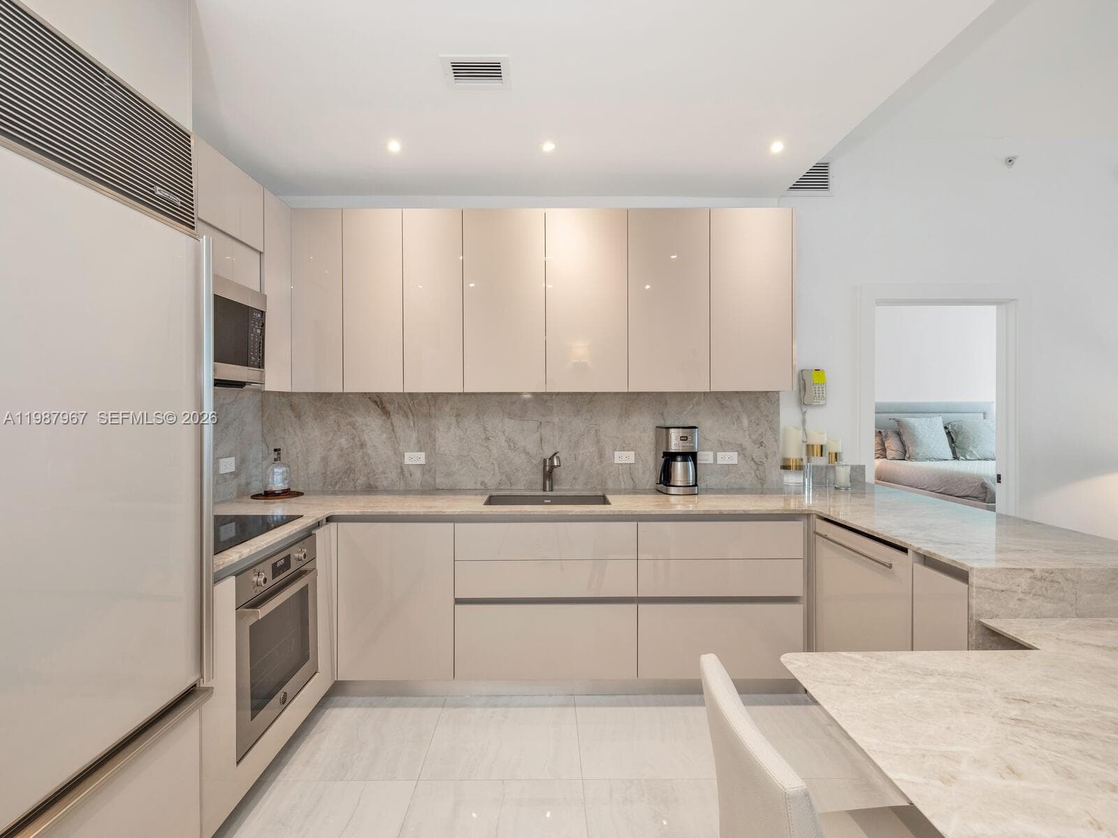 6799 Collins Ave # 501, Miami Beach FL 33141 — 8