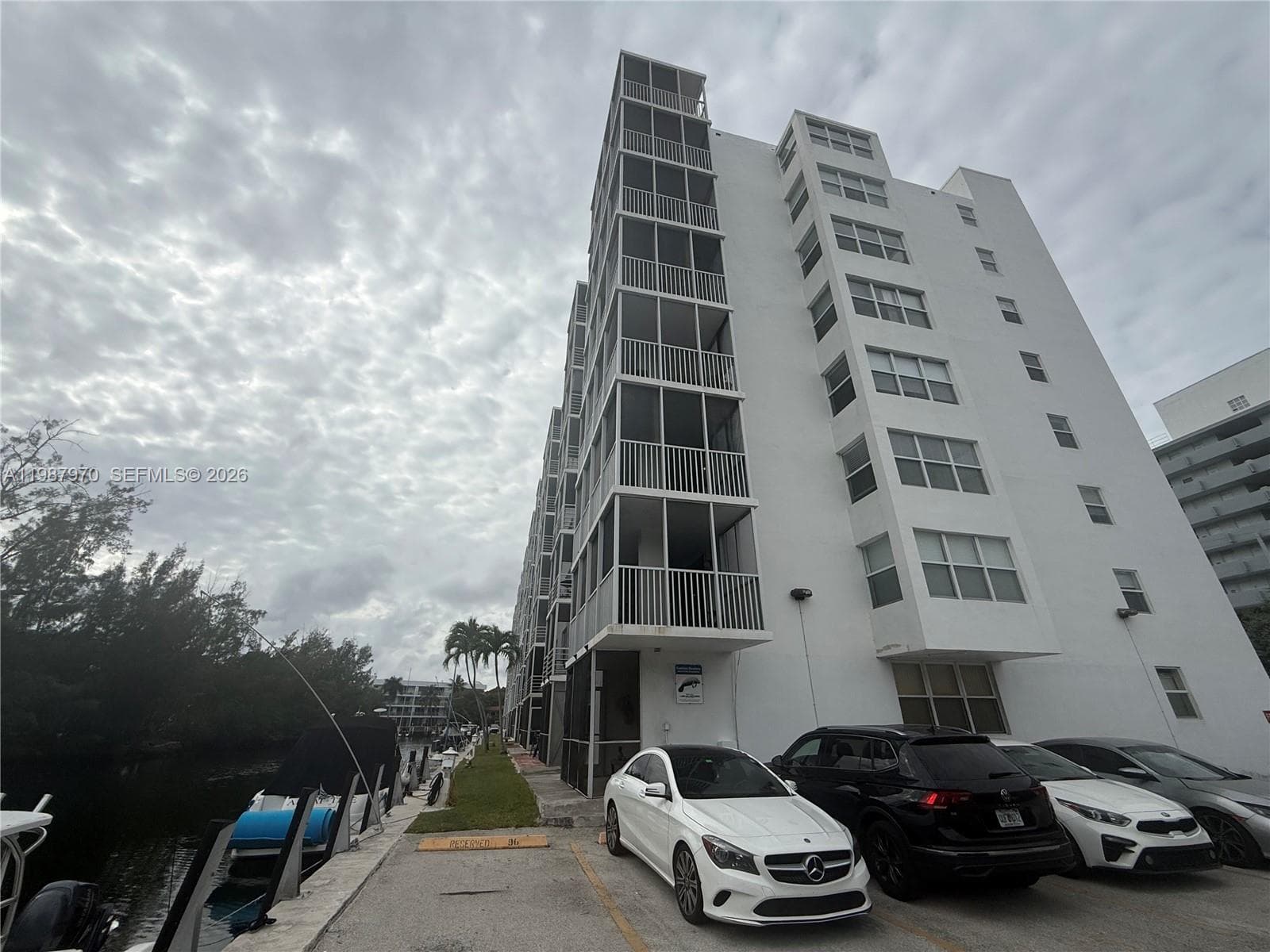 3660 NE 166th St # 415, North Miami Beach FL 33160 — 2
