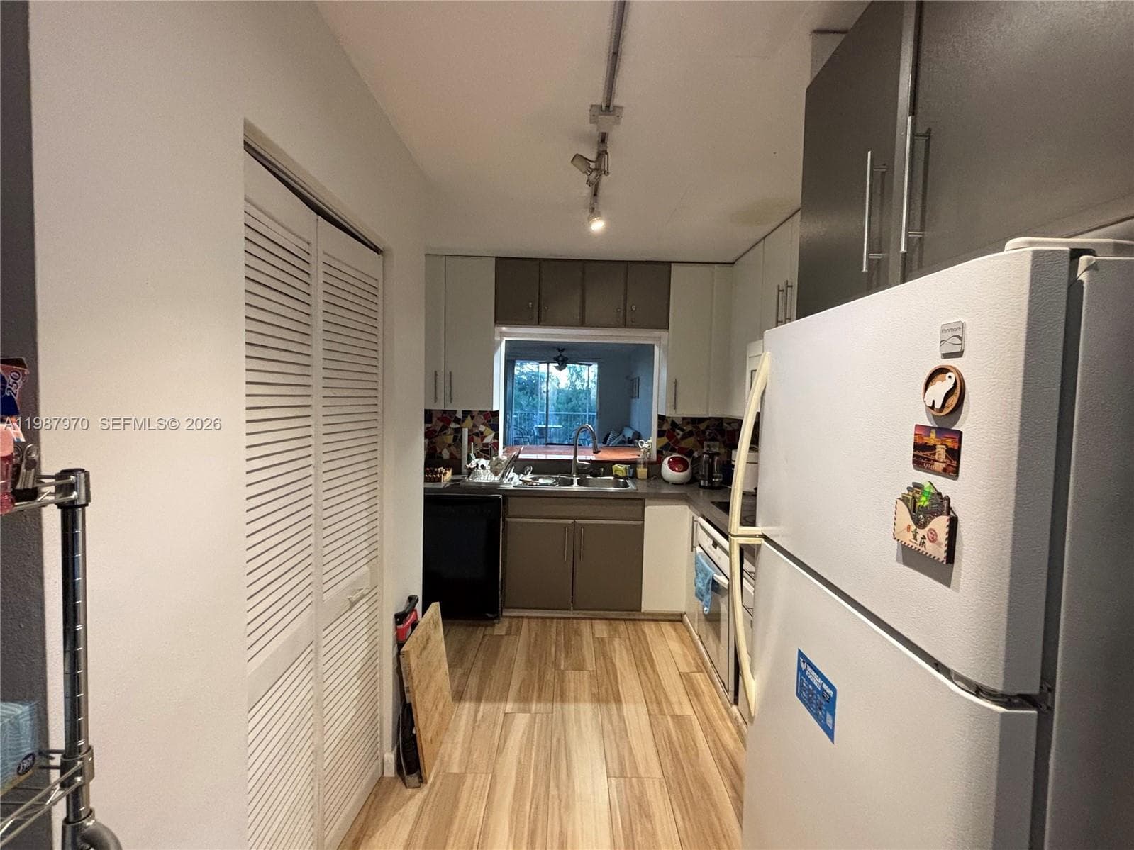 3660 NE 166th St # 415, North Miami Beach FL 33160 — 10