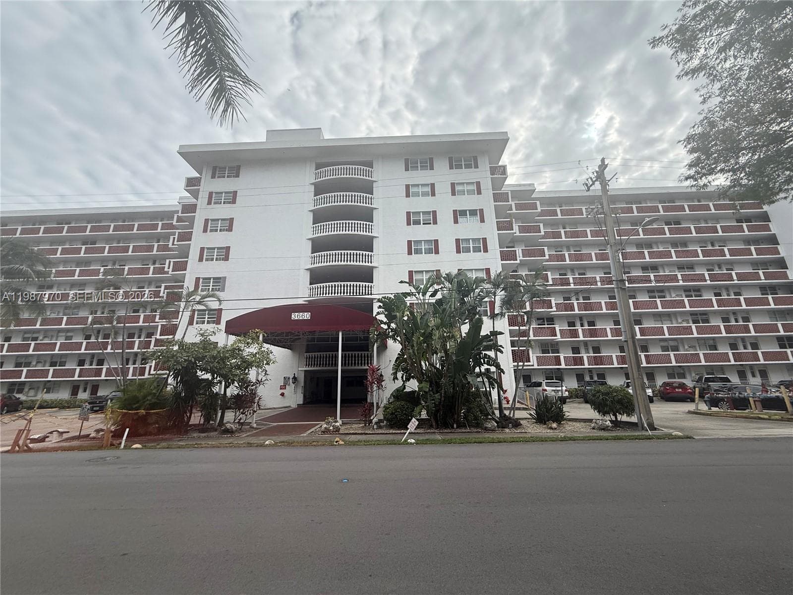 3660 NE 166th St # 415, North Miami Beach FL 33160 — 31