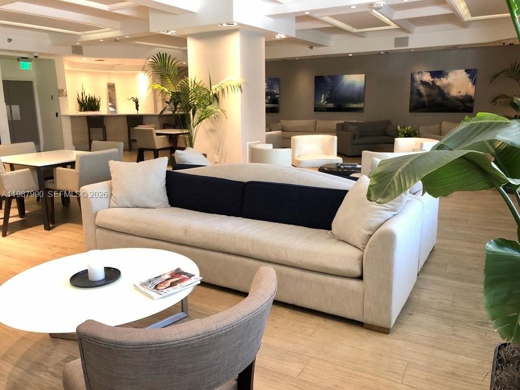 100 Lincoln Rd # 836, Miami Beach FL 33139 — 32