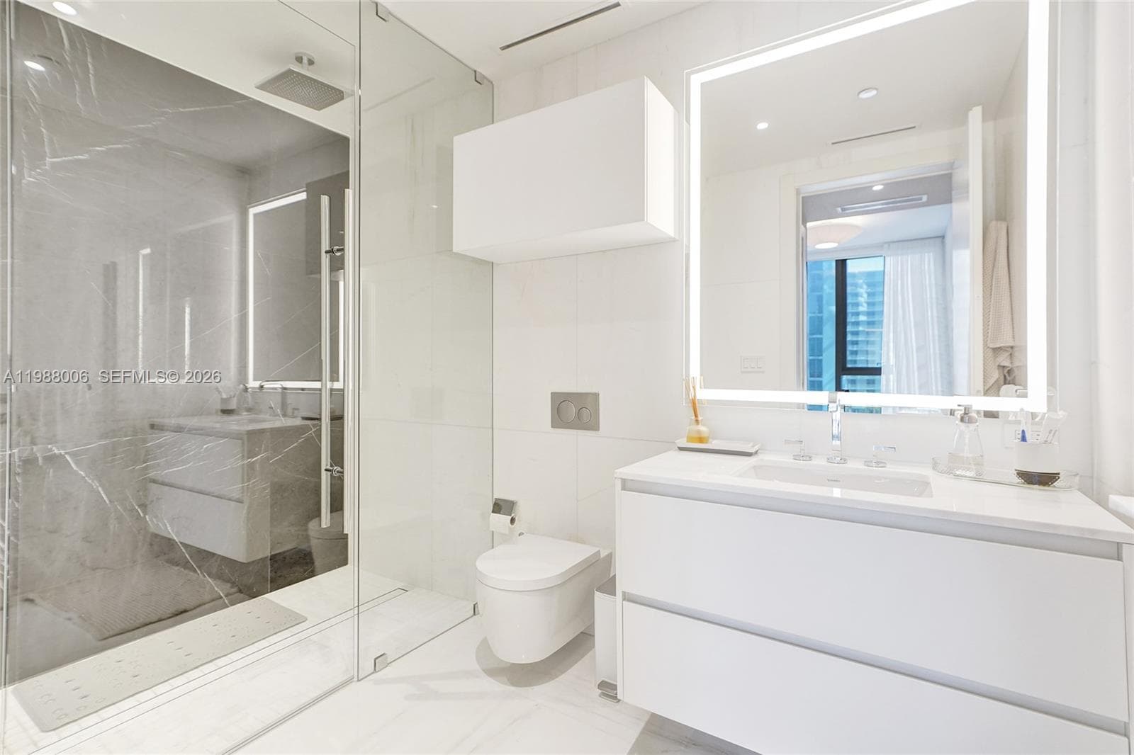 300 Biscayne Boulevard Way # 1808W, Miami FL 33131 — 32