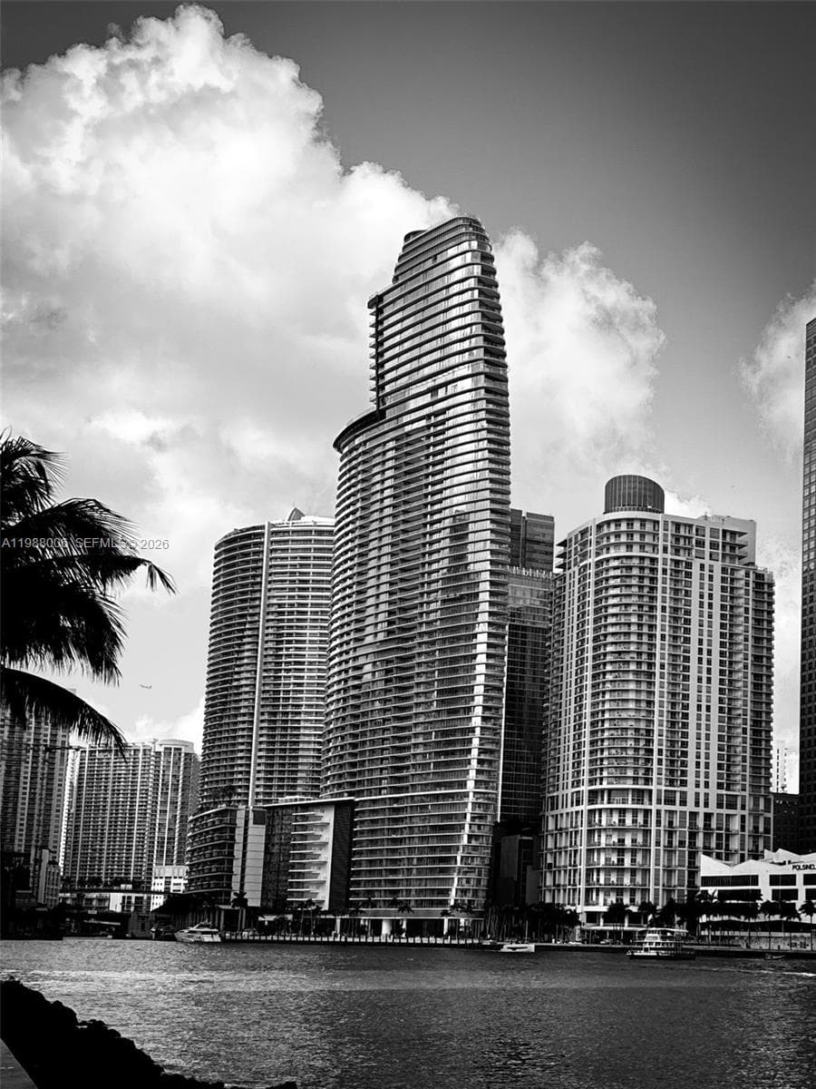 300 Biscayne Boulevard Way # 1808W, Miami FL 33131 — 51