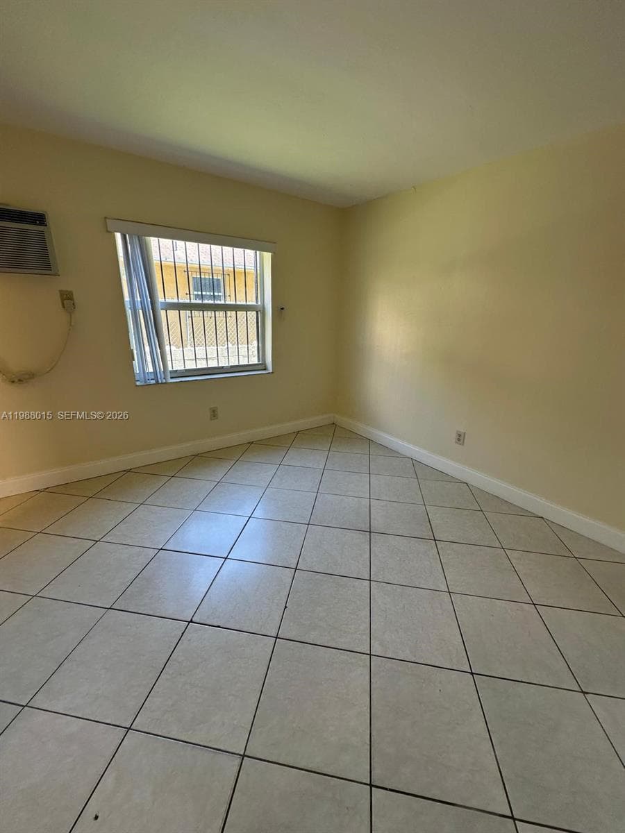 100 NE 78th St # 4, Miami FL 33138 — 10