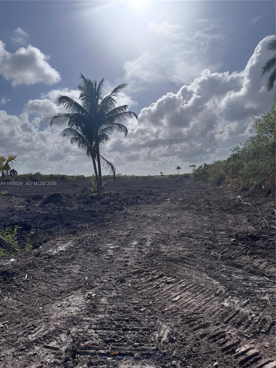 122 ave sw 332 st, Homestead FL 33035 — 4