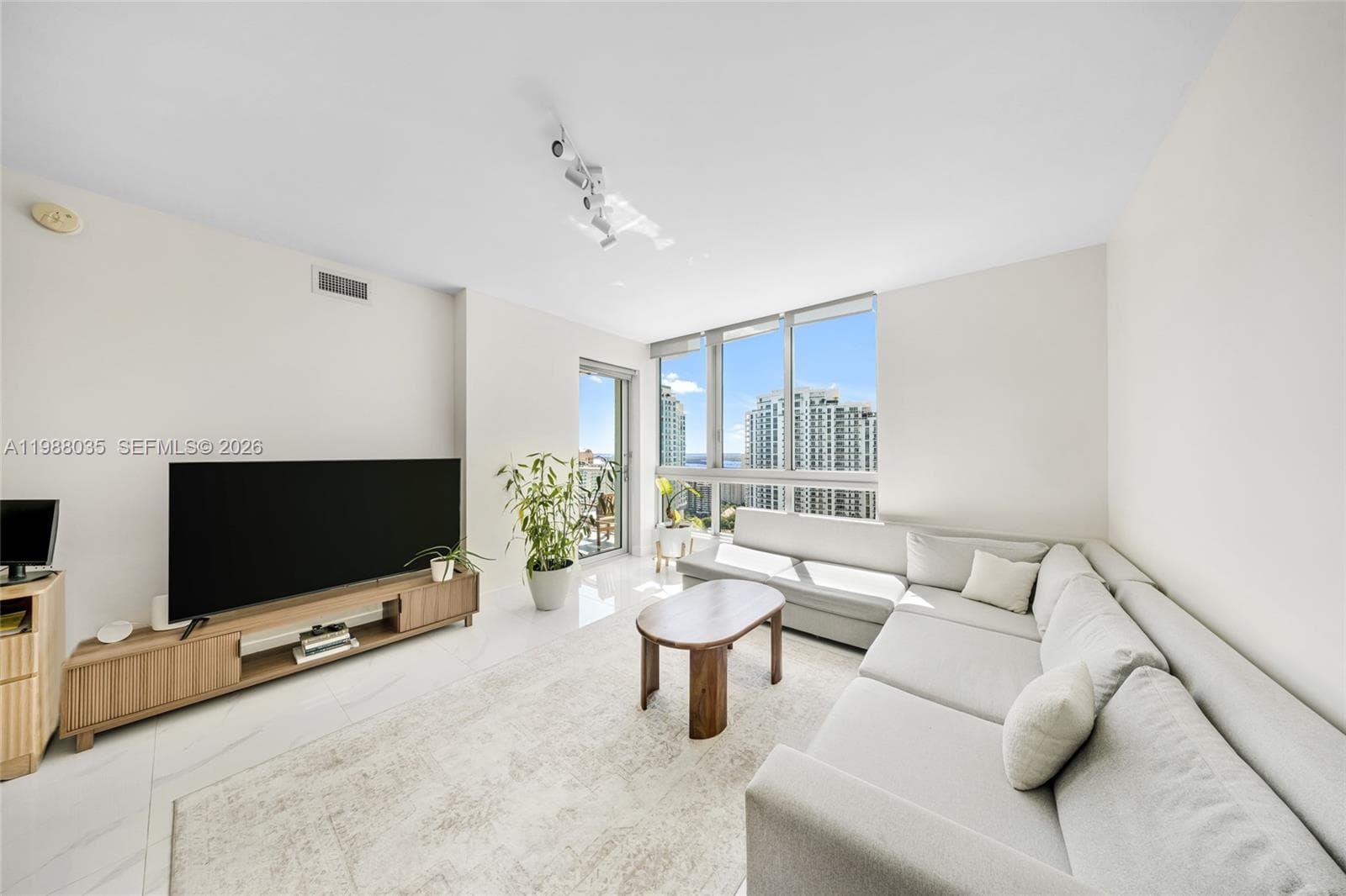 300 S Biscayne Blvd # 2806, Miami FL 33131 — 6