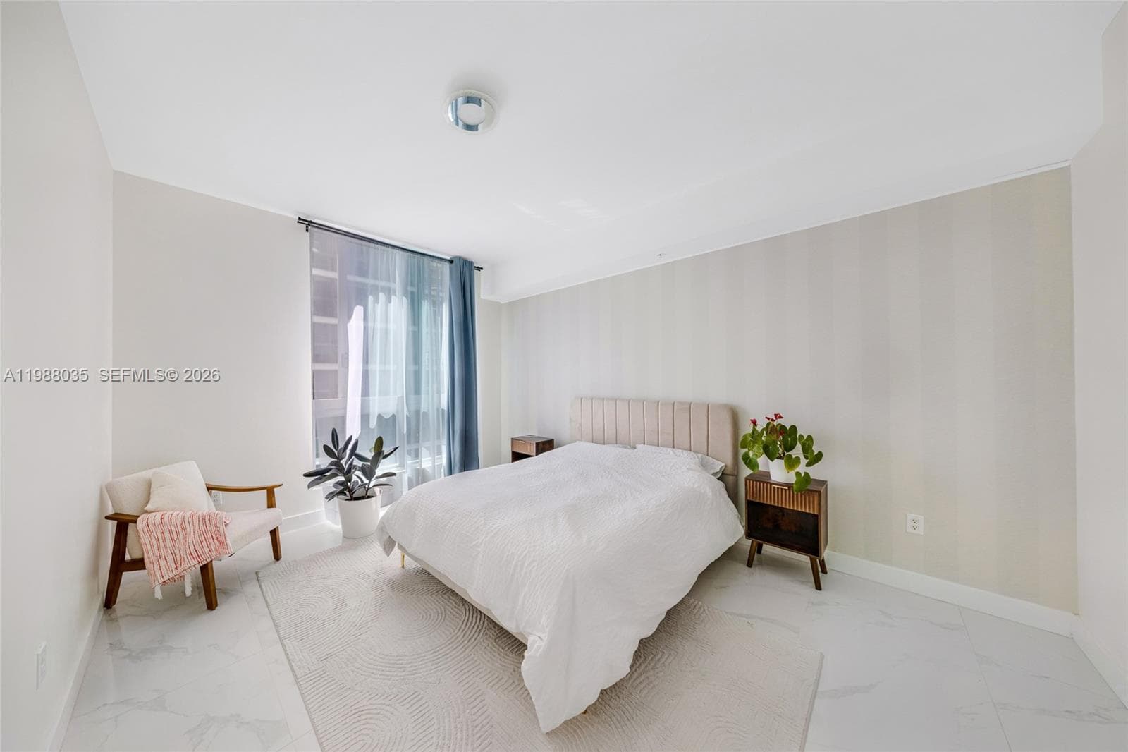 300 S Biscayne Blvd # 2806, Miami FL 33131 — 13