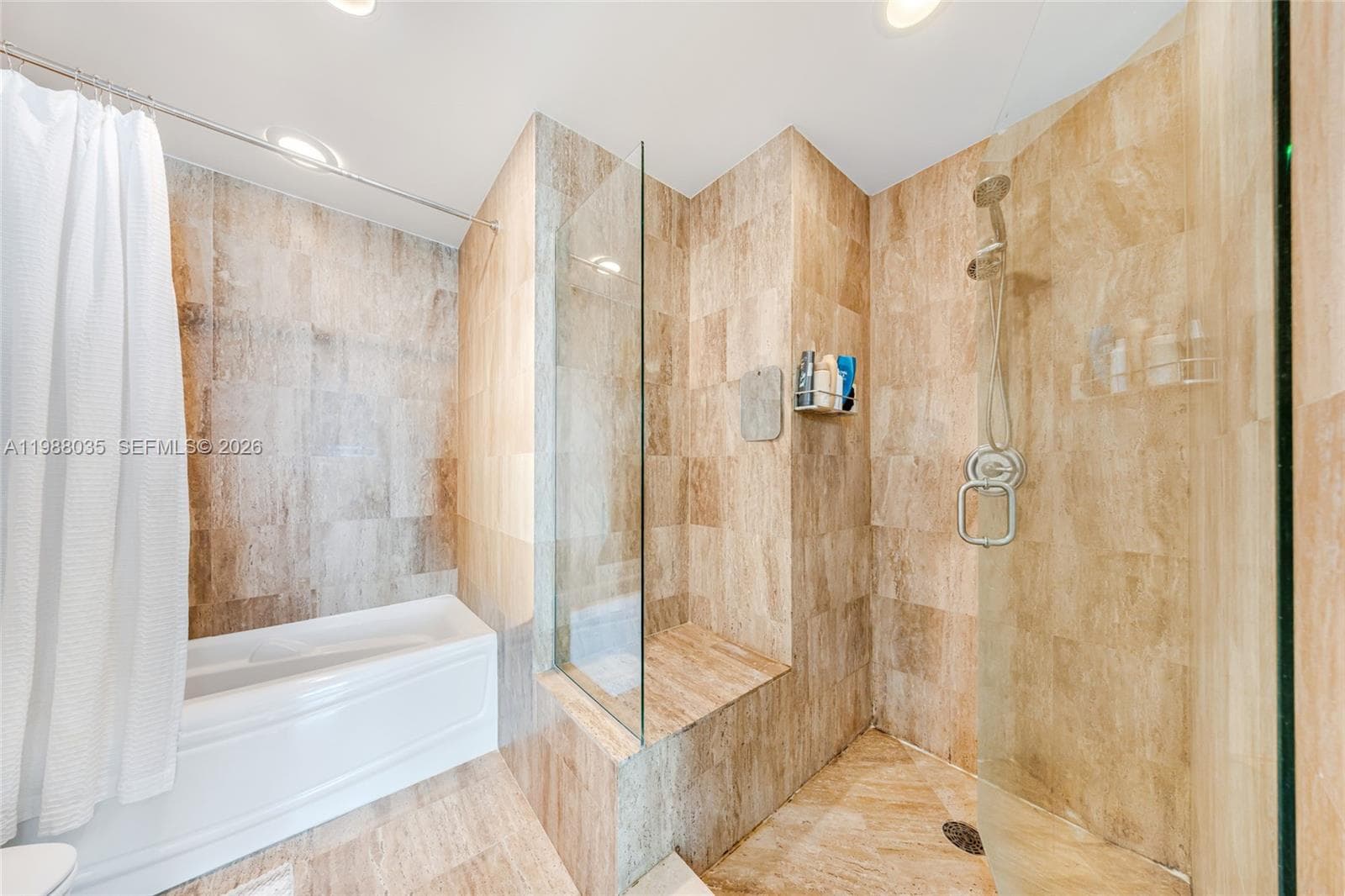 300 S Biscayne Blvd # 2806, Miami FL 33131 — 16