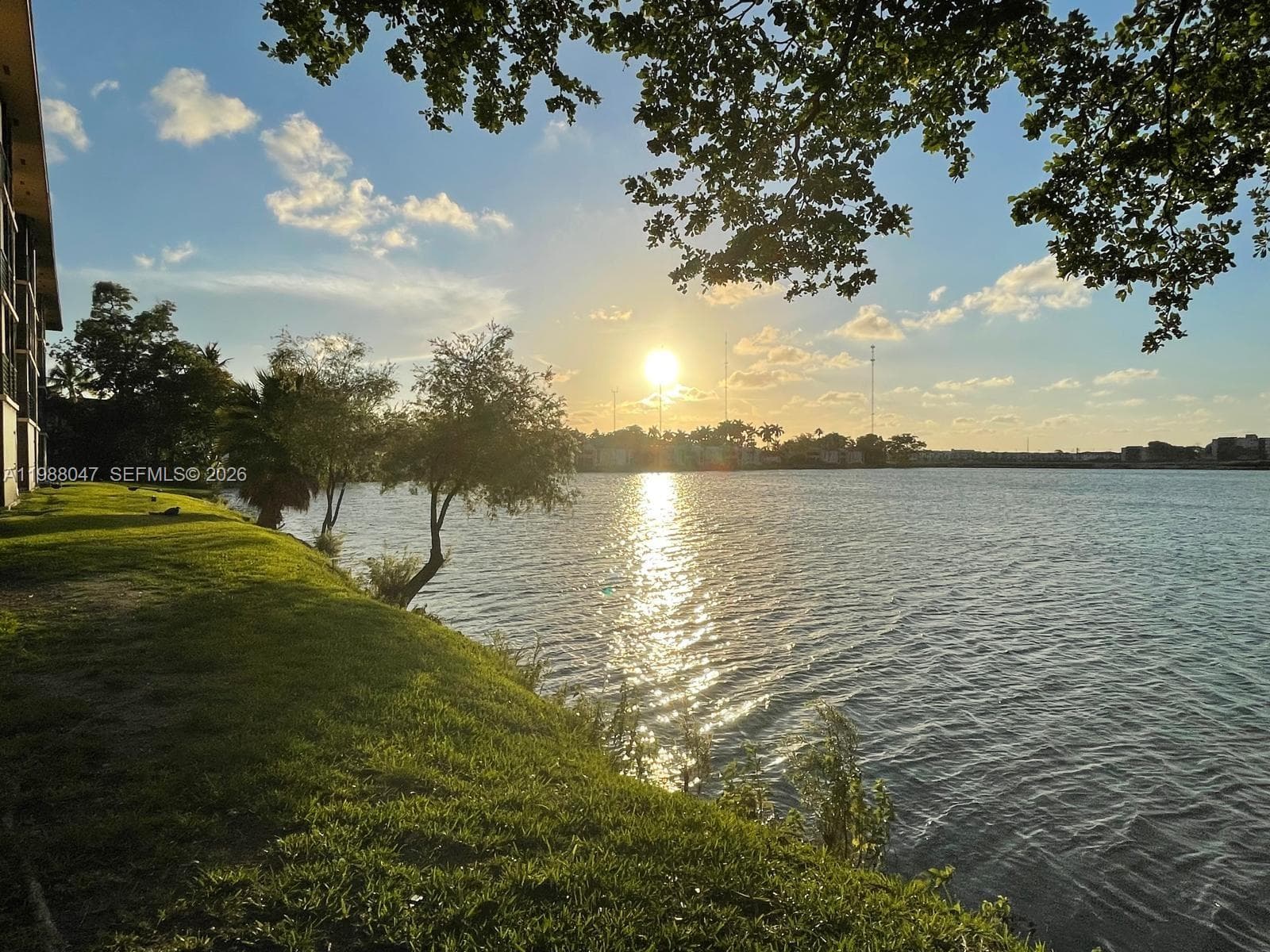 605 Ives Dairy Rd # 7, Miami FL 33179 — 38