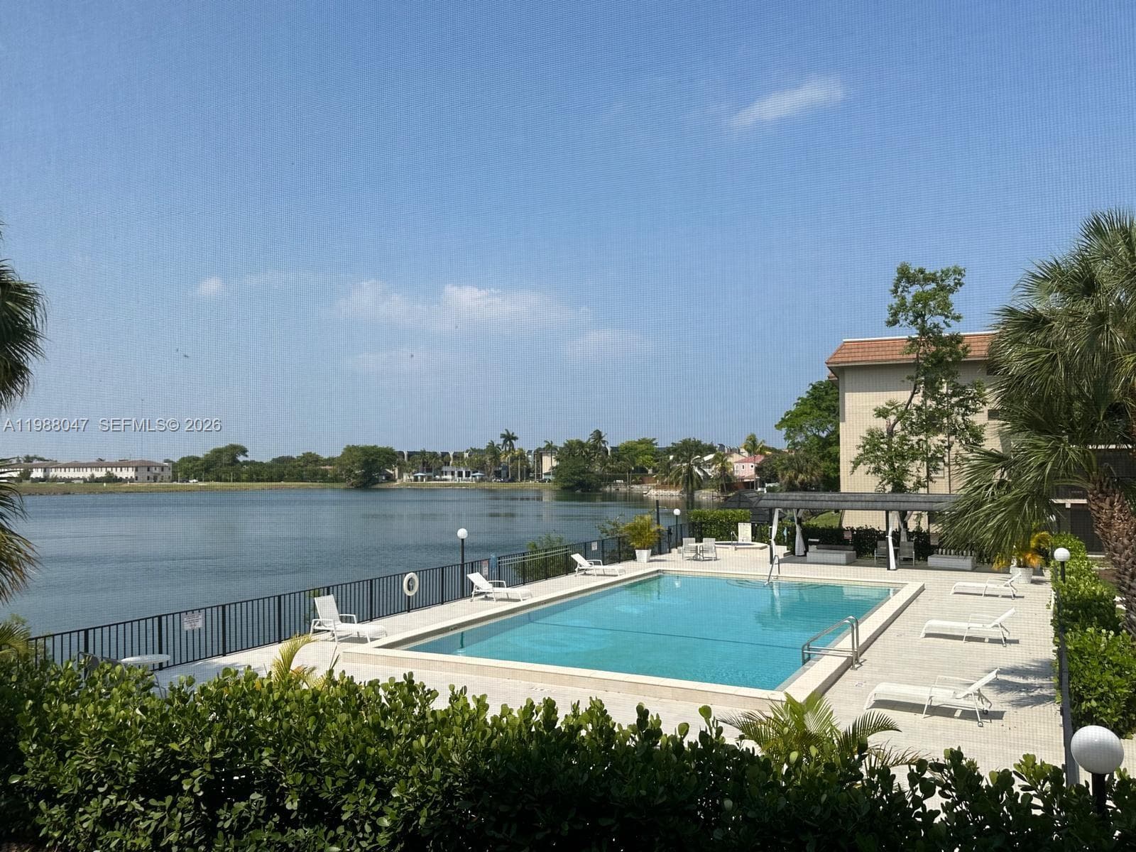 605 Ives Dairy Rd # 7, Miami FL 33179 — 31