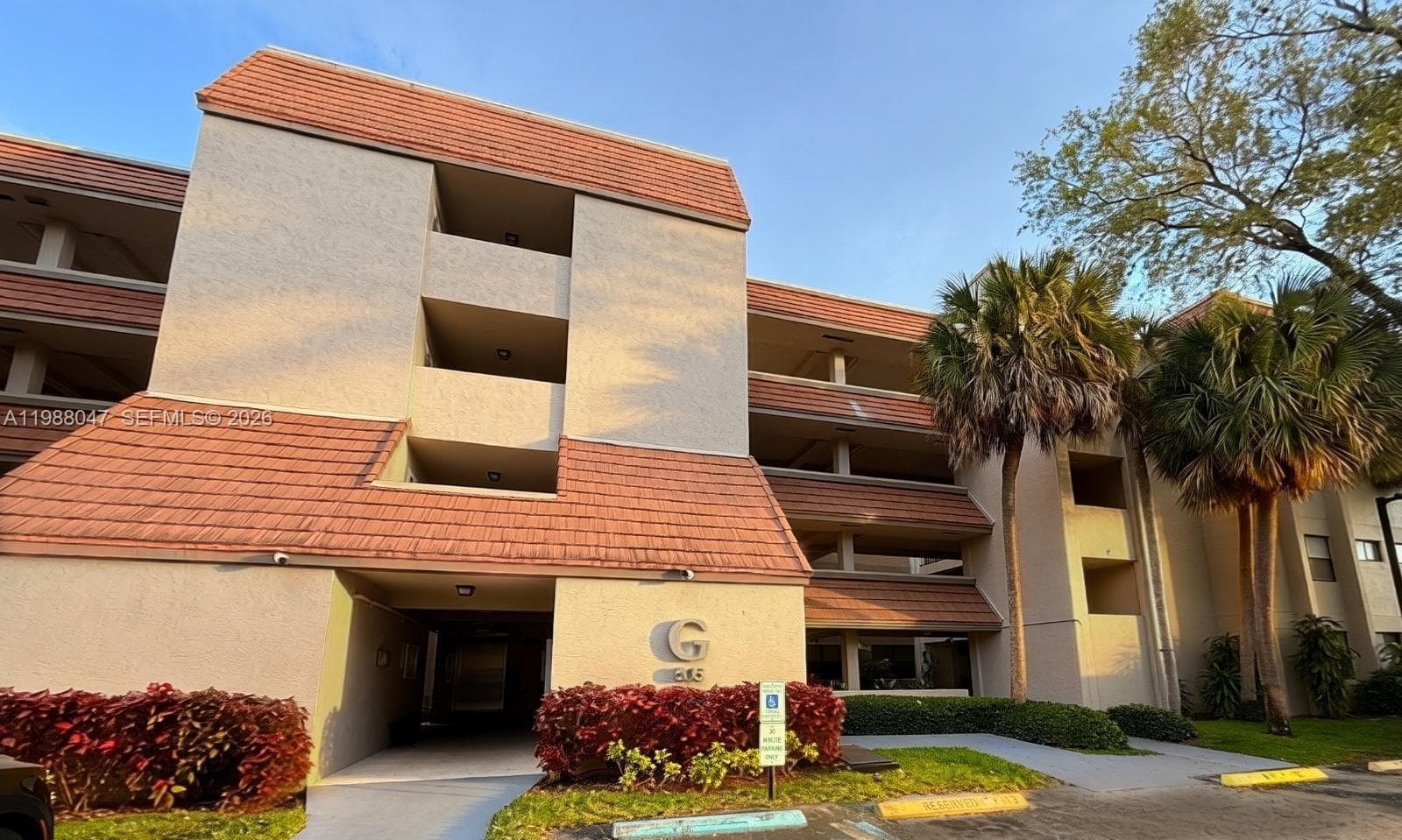 605 Ives Dairy Rd # 7, Miami FL 33179 — 29