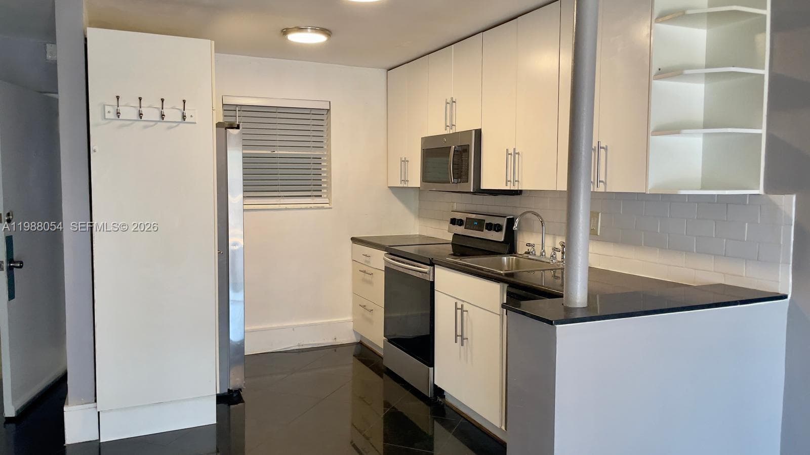 3944 NE 167th St # 106, North Miami Beach FL 33160 — 5