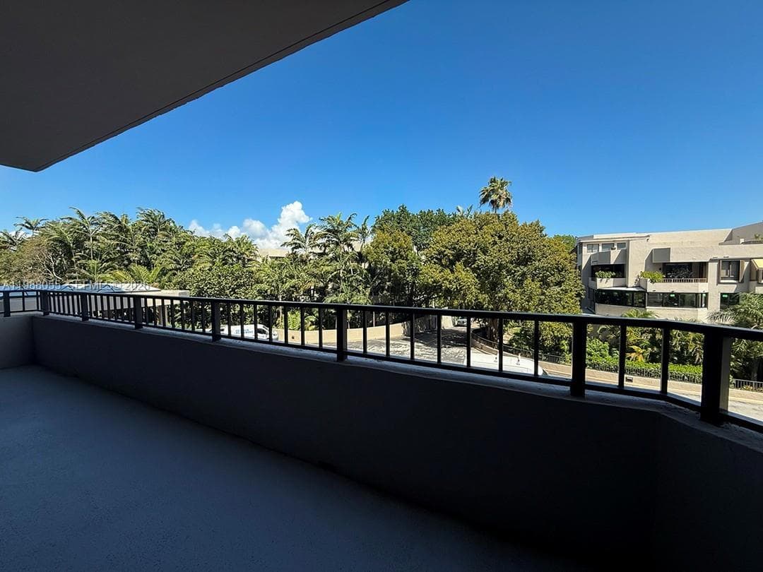 151 Crandon Blvd # 320, Key Biscayne FL 33149 — 2