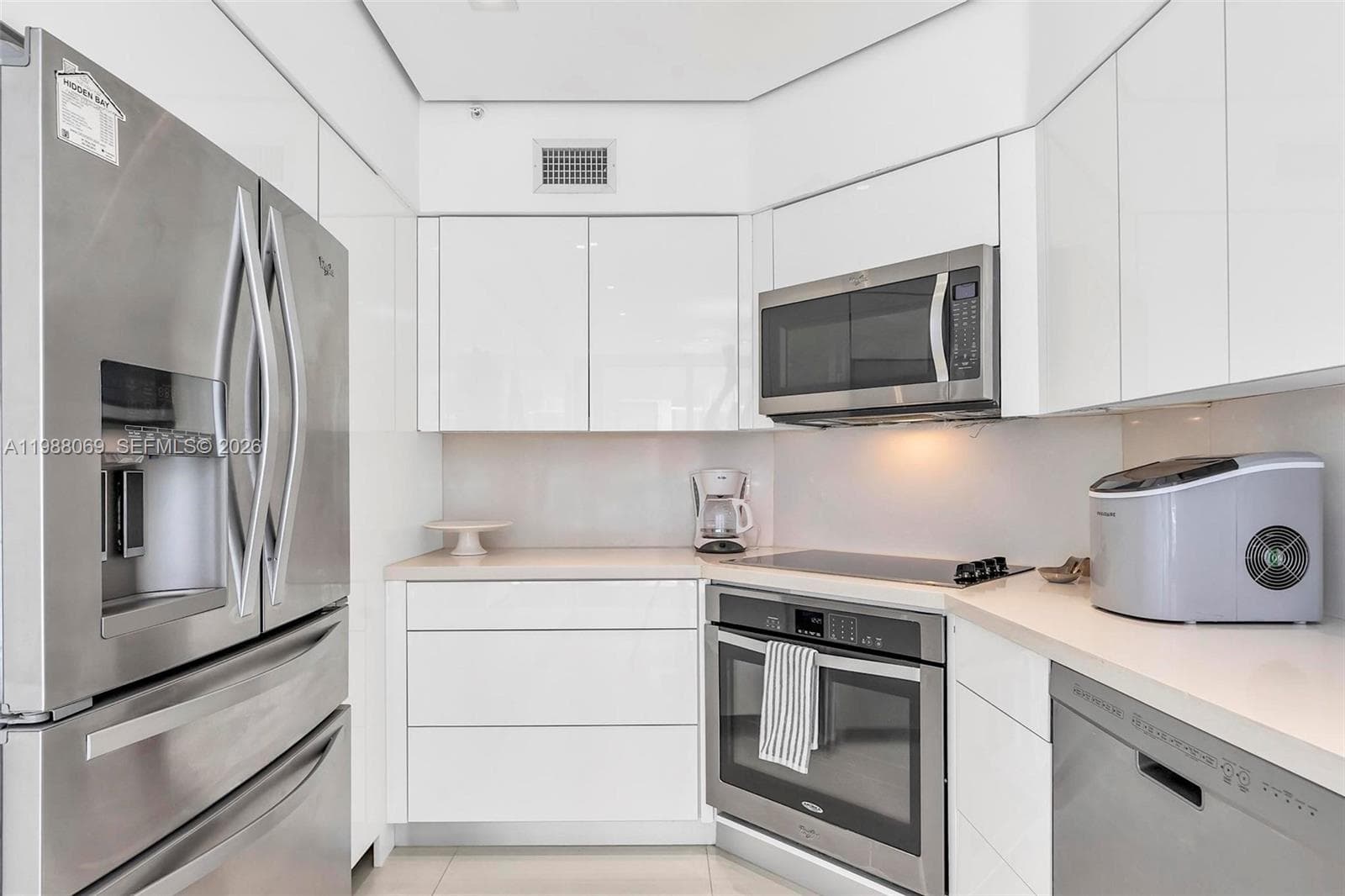 3370 HIDDEN BAY DR # 2210, Aventura FL 33180 — 32