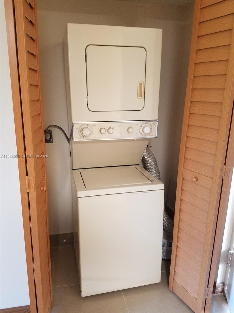 8180 Geneva Ct # 428, Doral FL 33166 — 7
