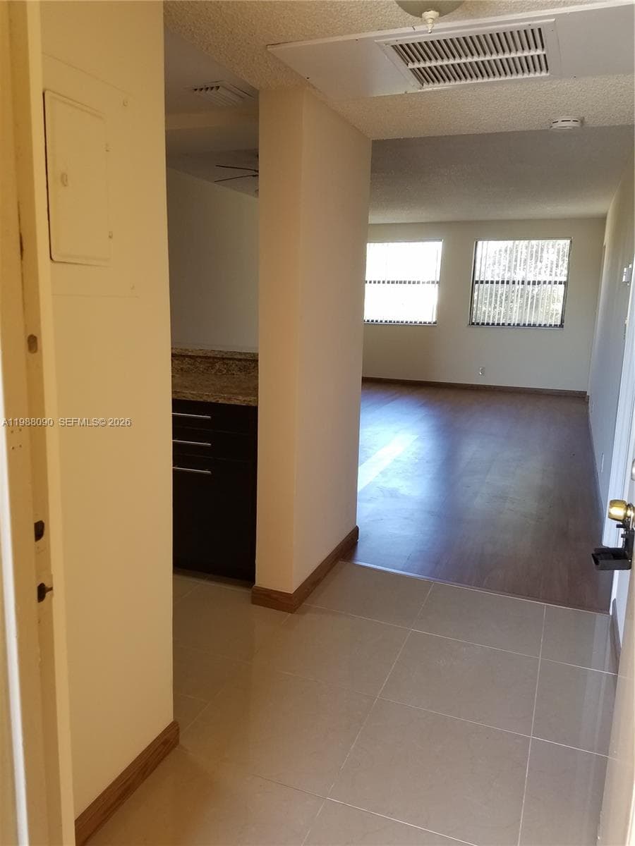 8180 Geneva Ct # 428, Doral FL 33166 — 4