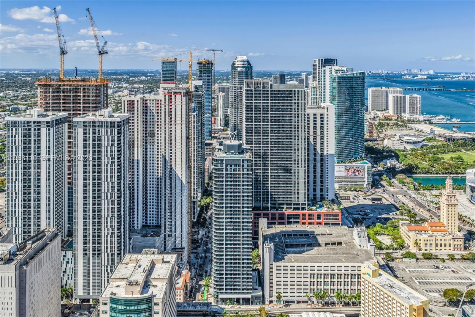 121 NE 5th St # 902, Miami FL 33132 — 2