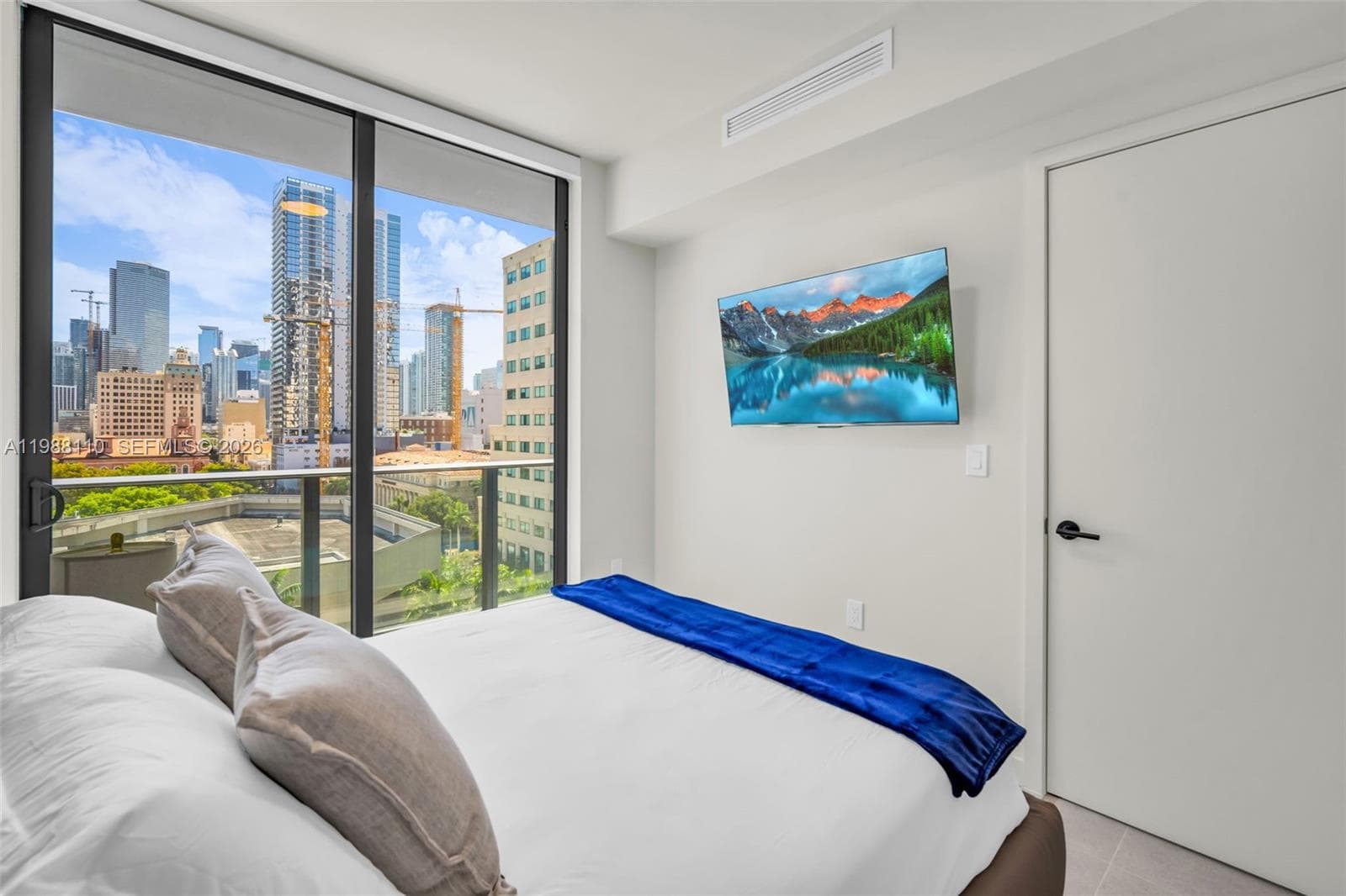 121 NE 5th St # 902, Miami FL 33132 — 13
