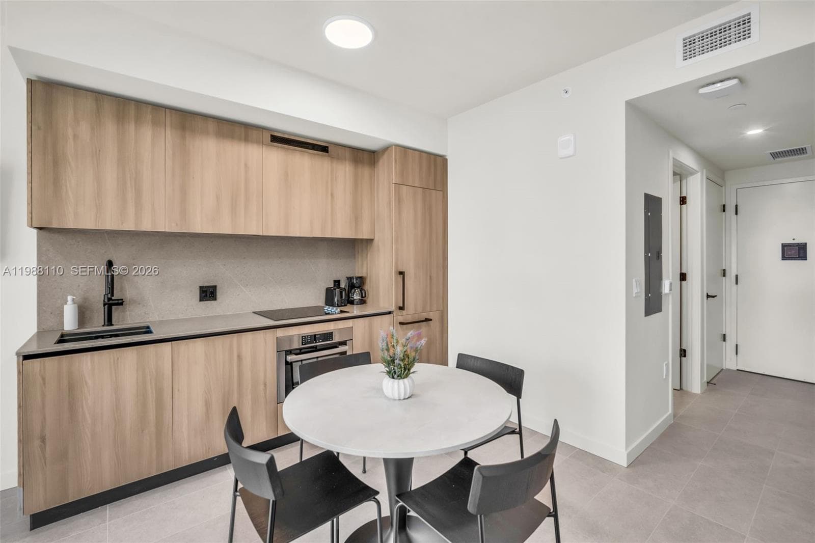 121 NE 5th St # 902, Miami FL 33132 — 10