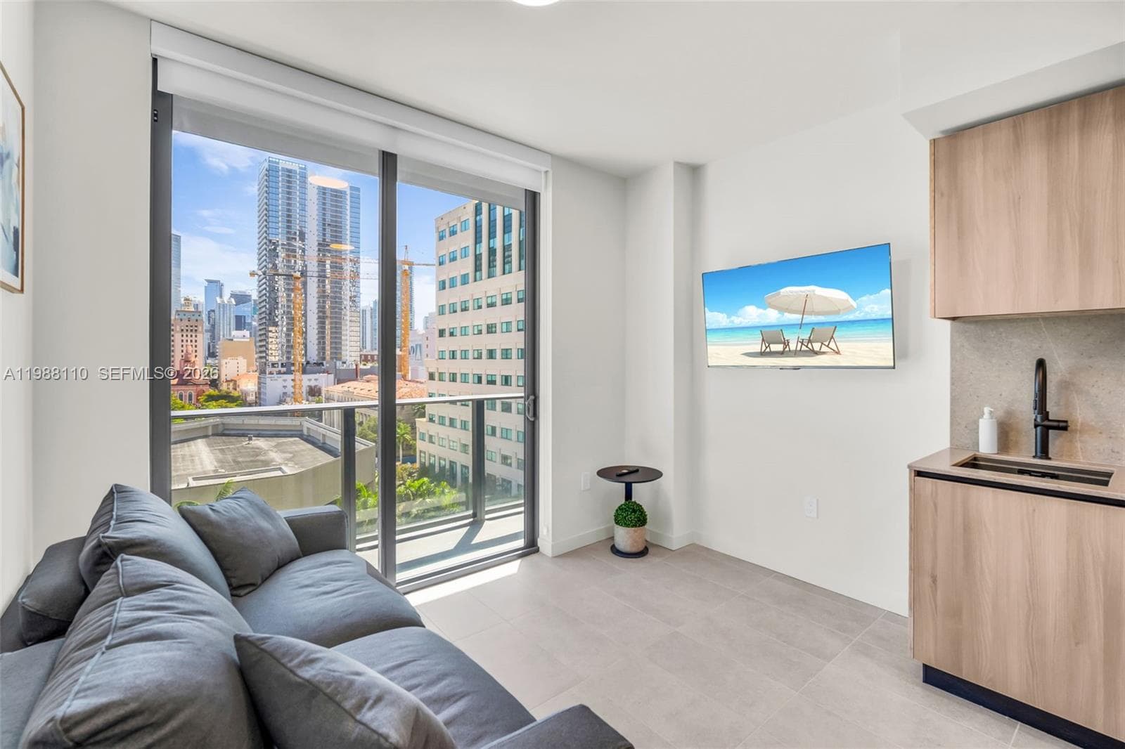 121 NE 5th St # 902, Miami FL 33132 — 8