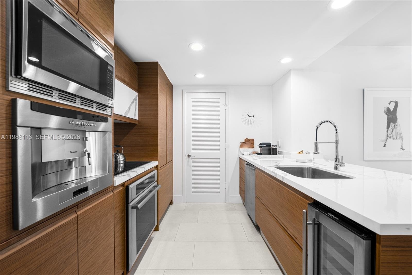 5875 Collins Ave # 906, Miami Beach FL 33140 — 5