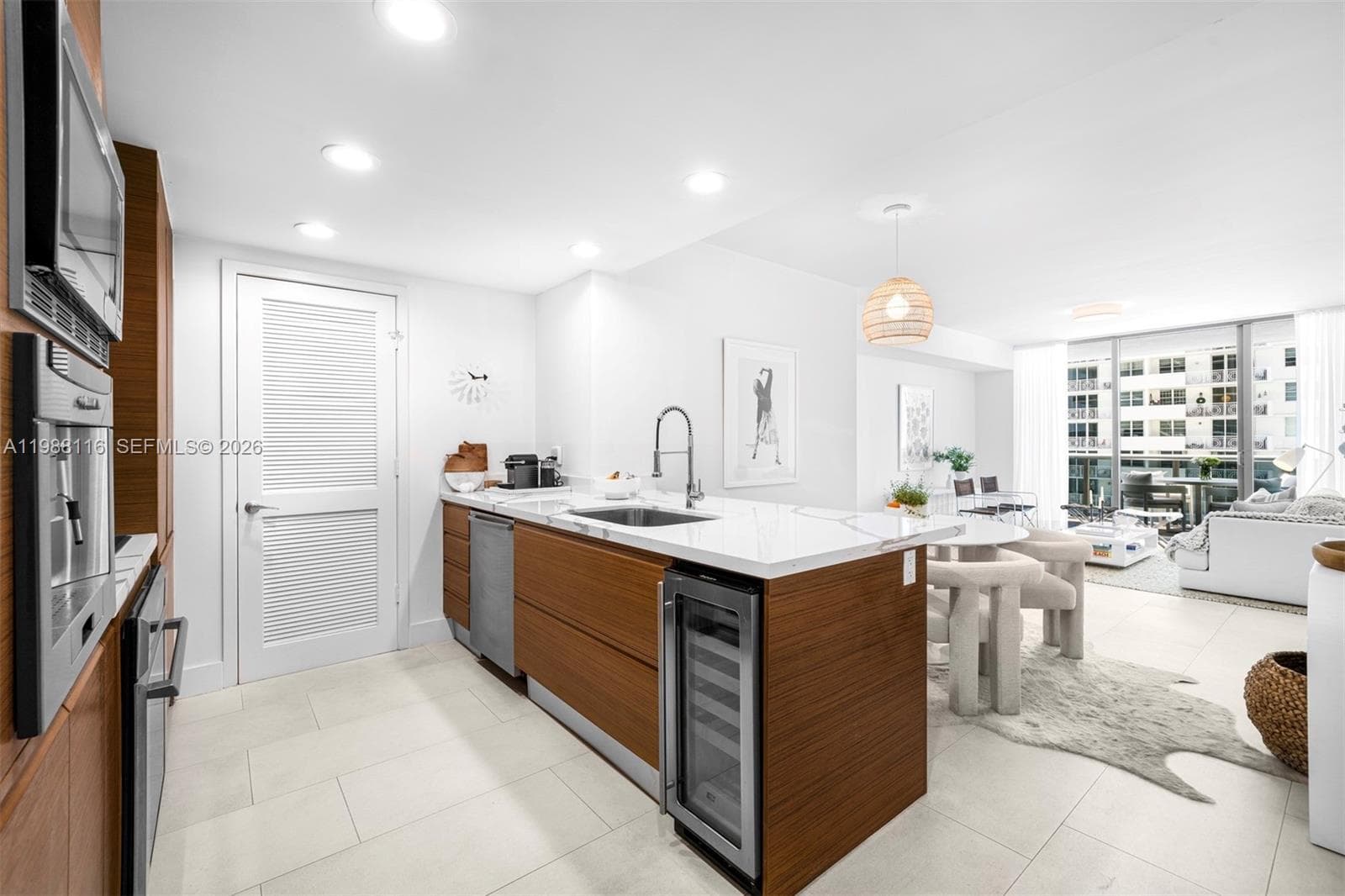 5875 Collins Ave # 906, Miami Beach FL 33140 — 4