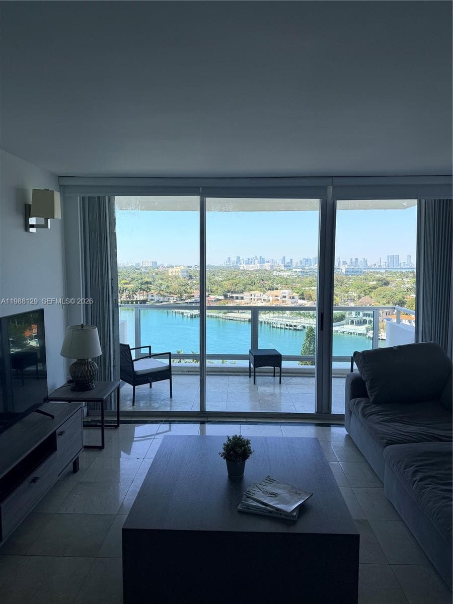5161 Collins Ave # 1506, Miami Beach FL 33140 — 6