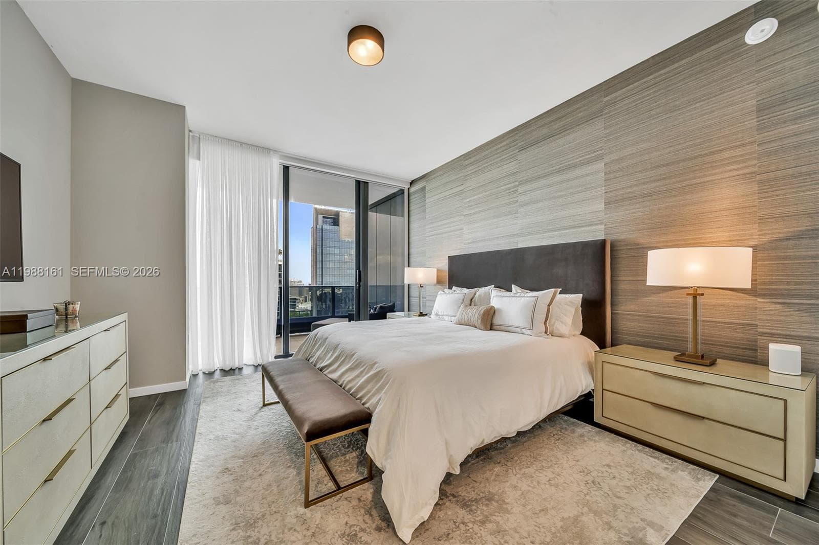1000 Brickell Plz, Miami FL 33131 — 16