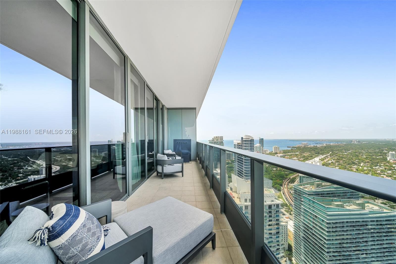 1000 Brickell Plz, Miami FL 33131 — 1