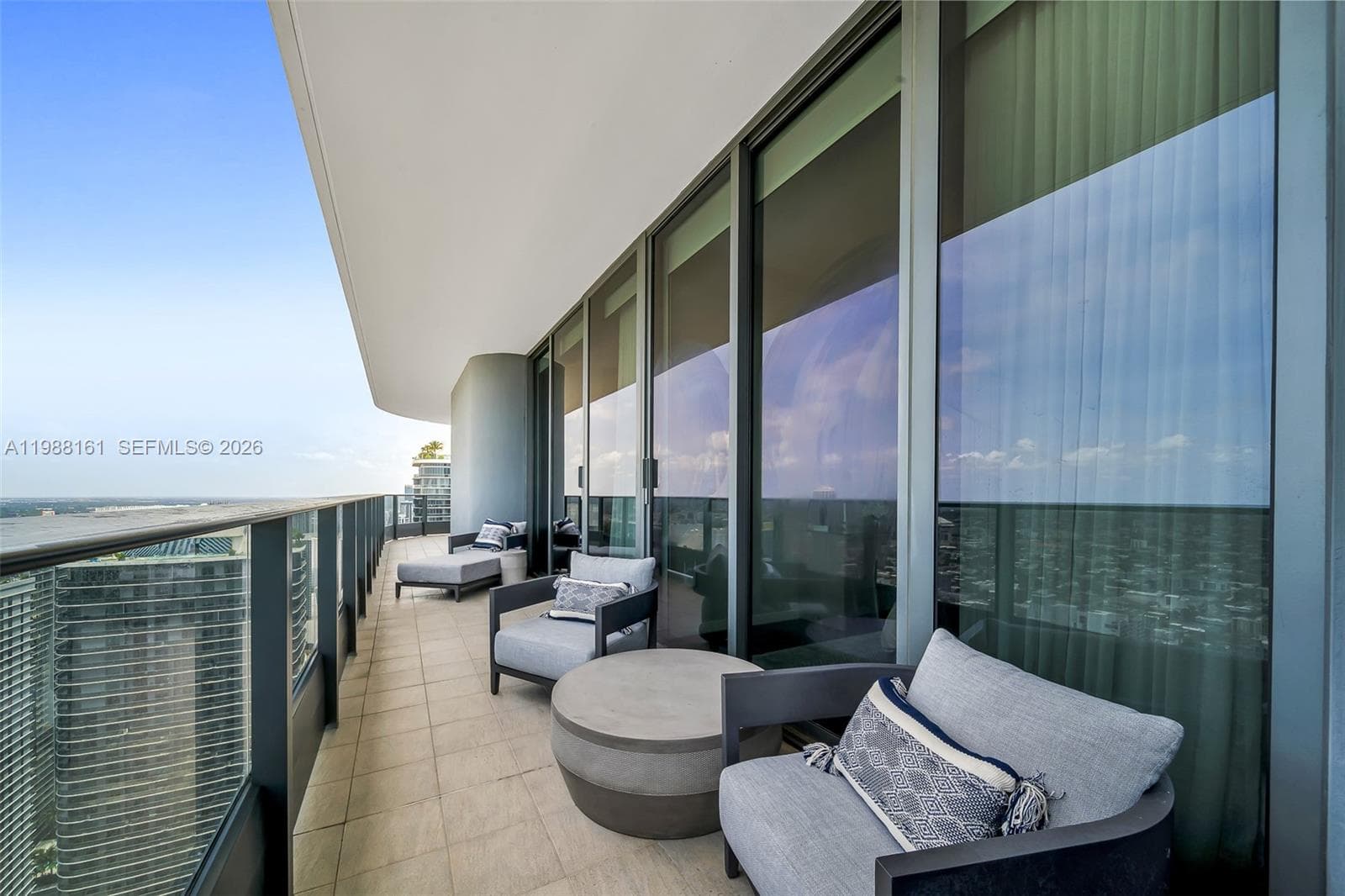 1000 Brickell Plz, Miami FL 33131 — 18