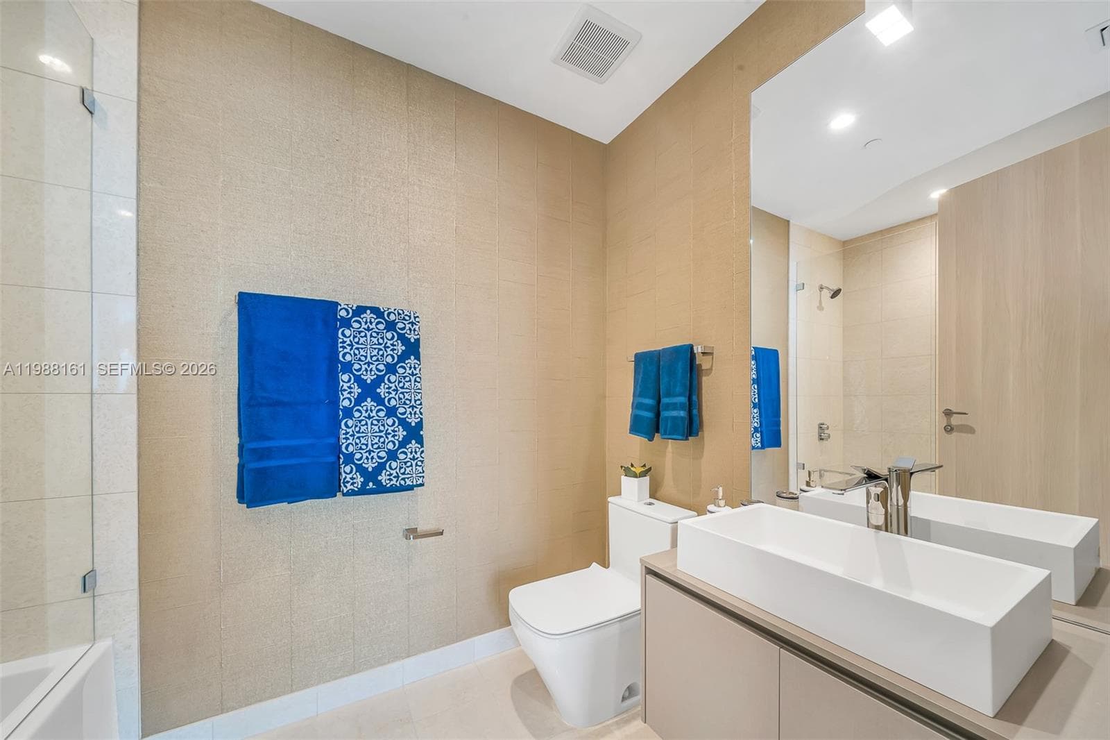 1000 Brickell Plz, Miami FL 33131 — 15