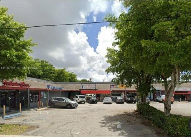 4685 NW 7th St, Miami FL 33126 — 3