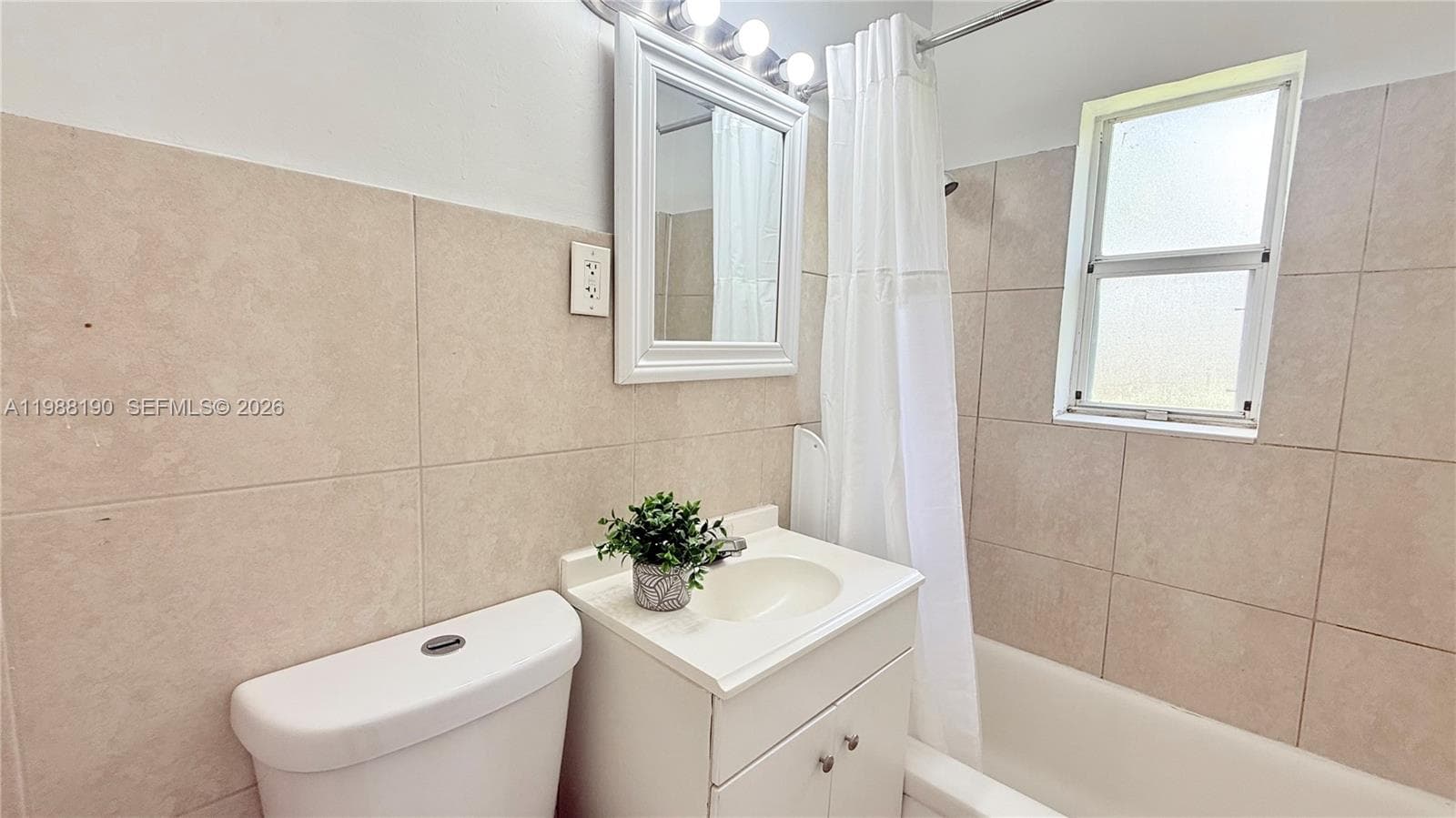 1411 NE 155th Ter, North Miami Beach FL 33162 — 22